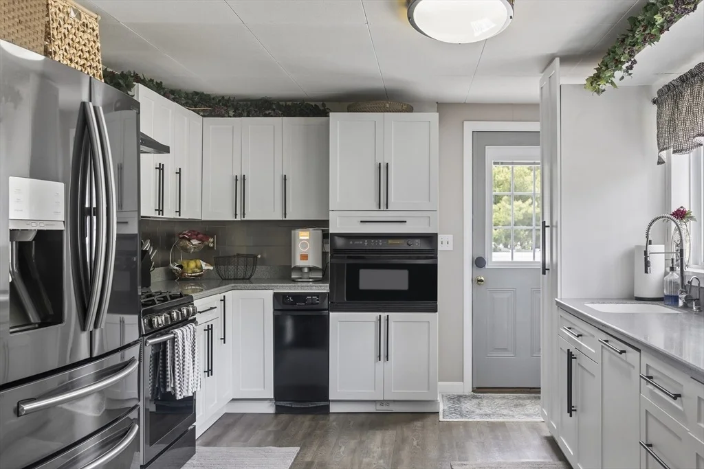 Photo of 76 Maplewood Cir