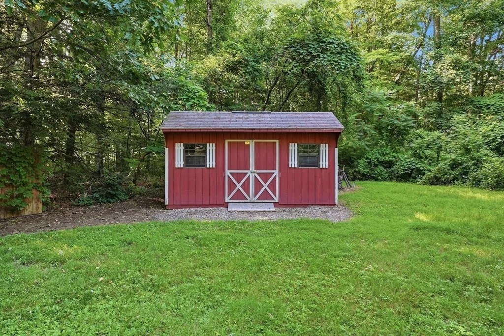 Photo of 291 Pochassic Road