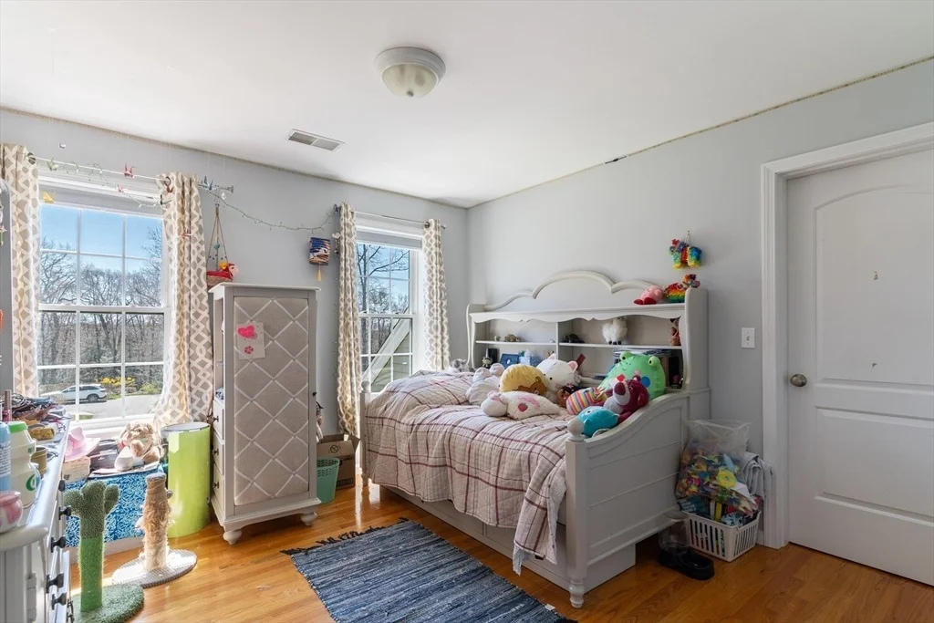 Photo of 368 Cottrell Rd