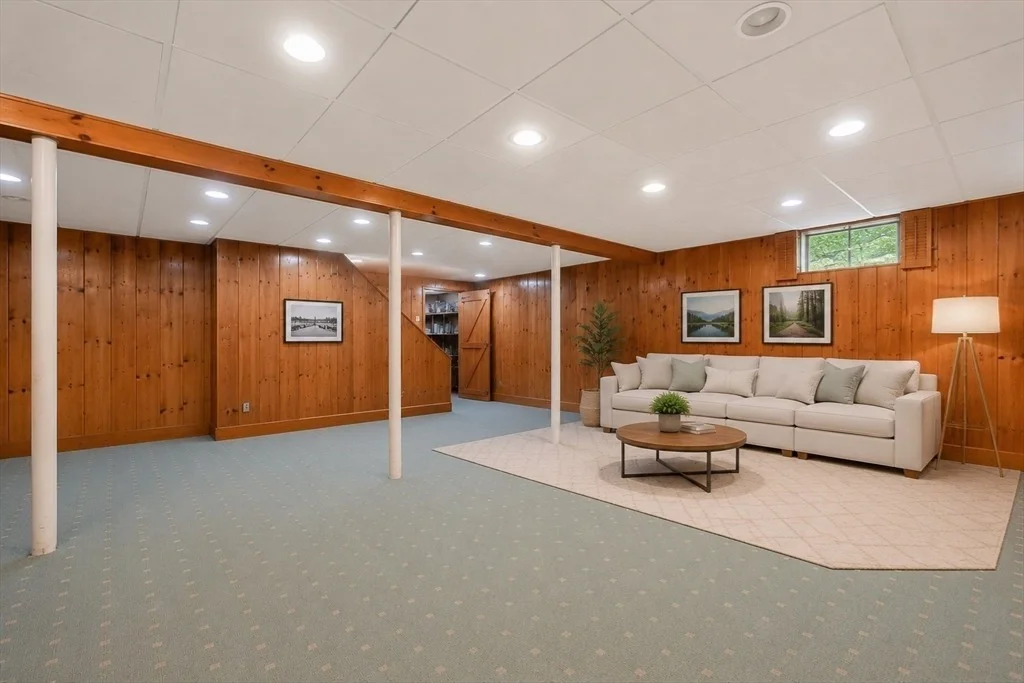 Photo of 32 Thayer Farm Rd