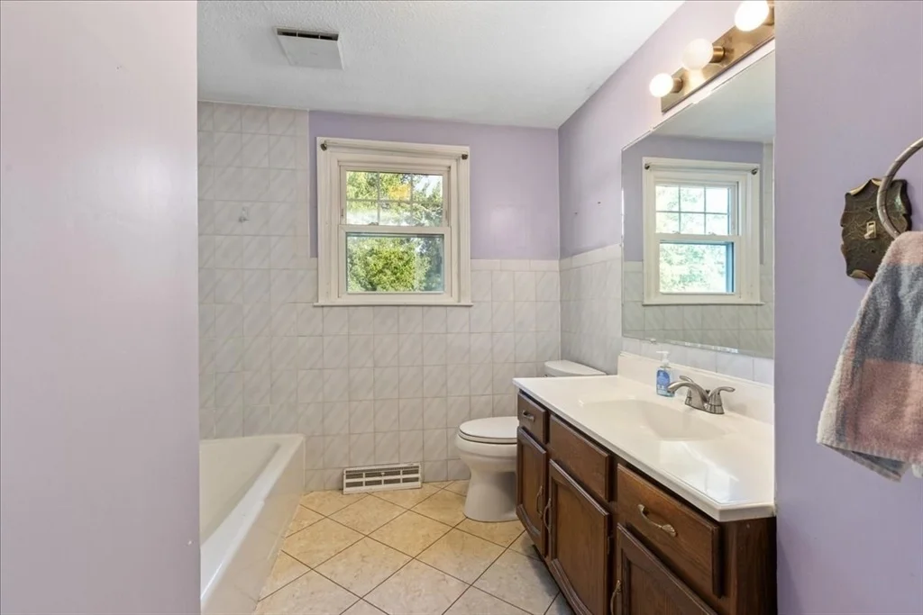 Photo of 15 Blue Jay Avenue