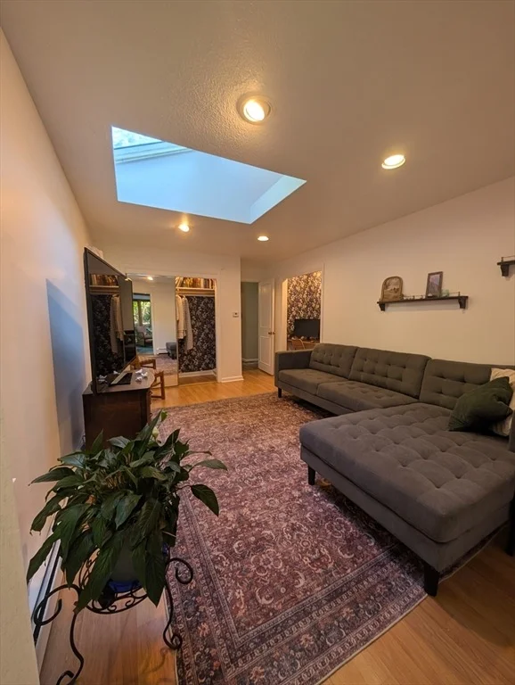 Photo of 37 Brookside Dr