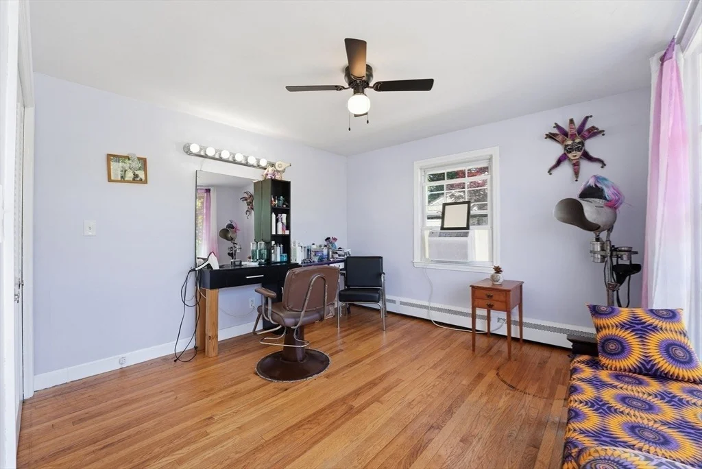 Photo of 375 River Rd