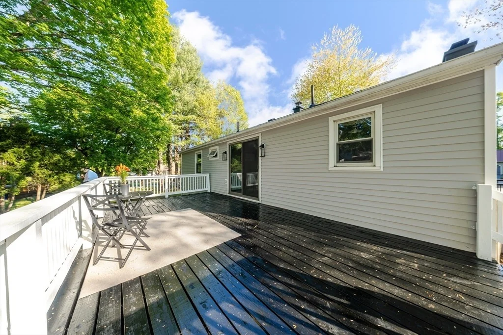 Photo of 20 Meadowbrook Dr
