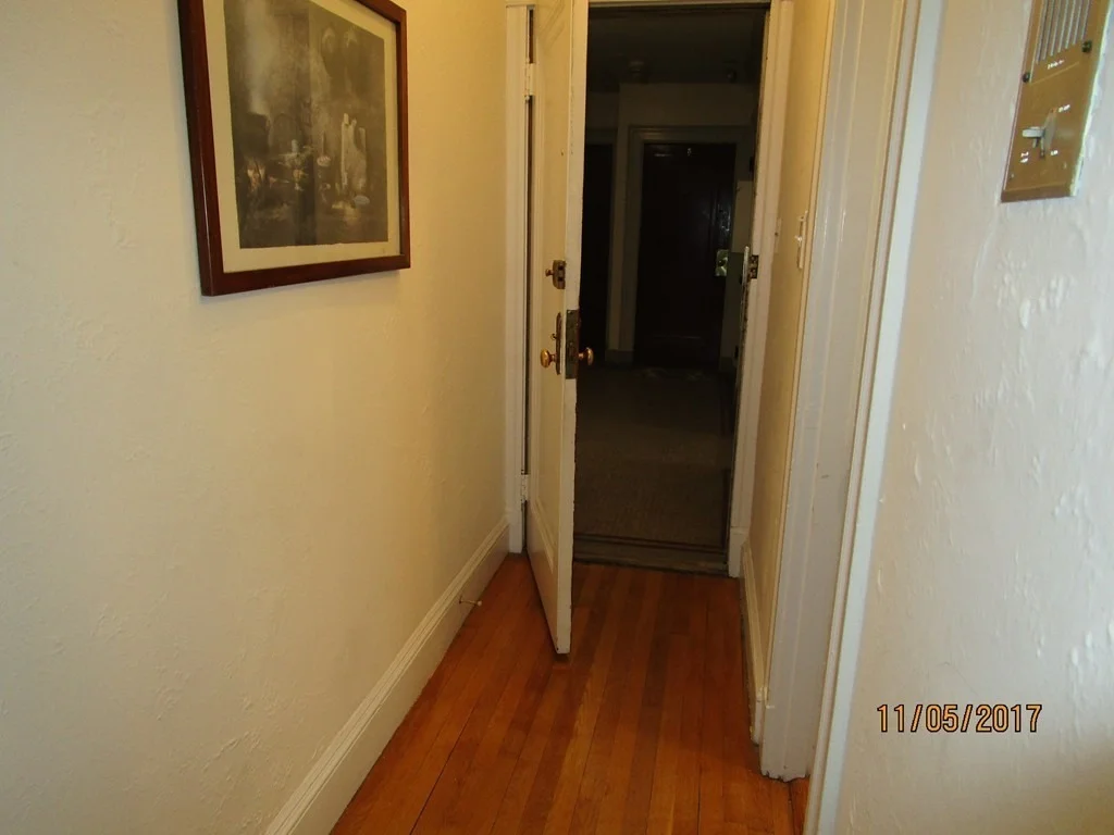 Photo of Unit 5 at 116 Riverway