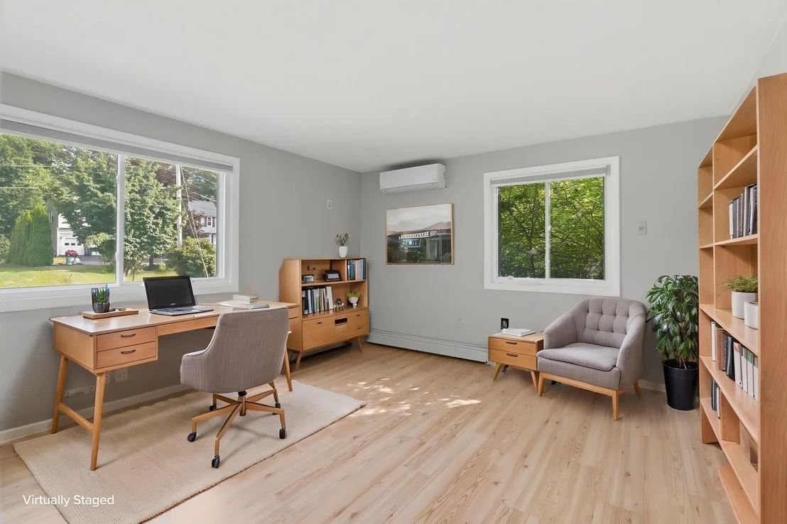 Photo of 7 Oxyoke Dr
