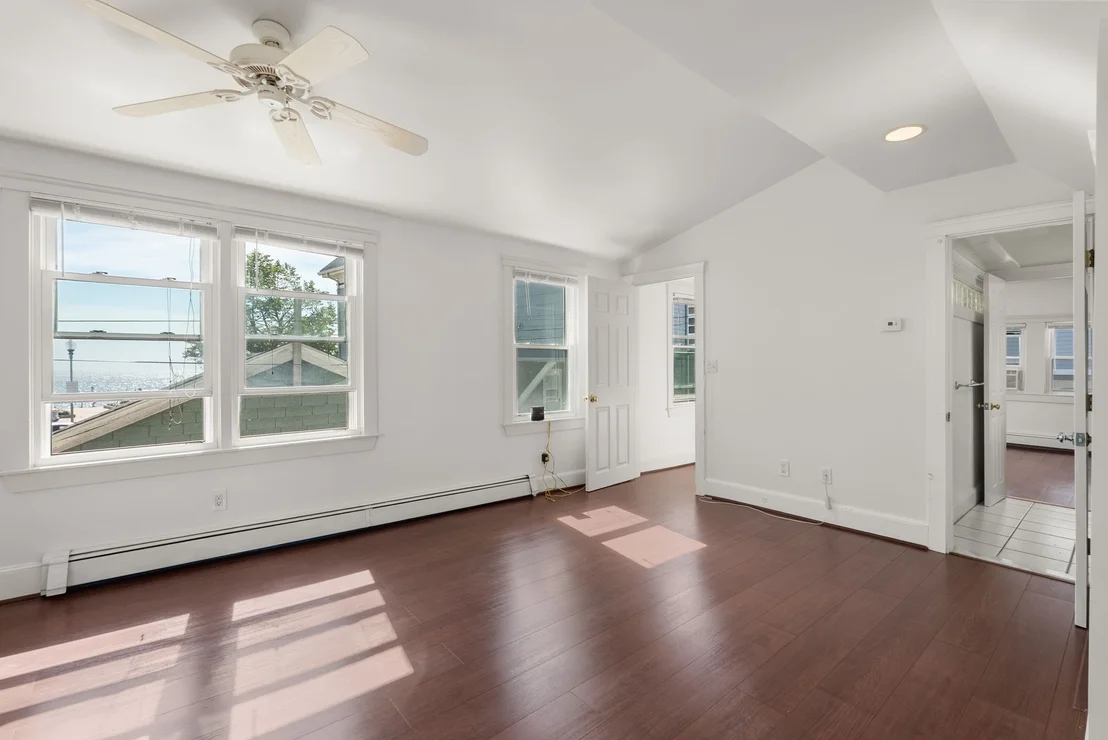 Photo of 8 Lewis Court