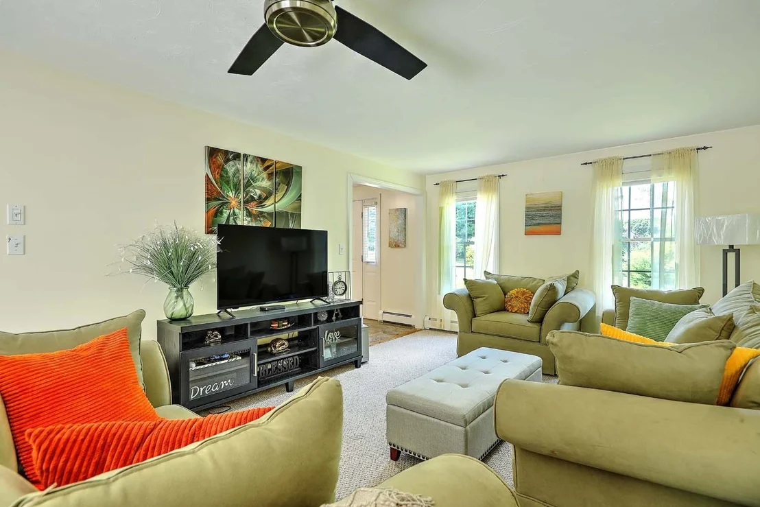 Photo of 30 Pine Warbler Way
