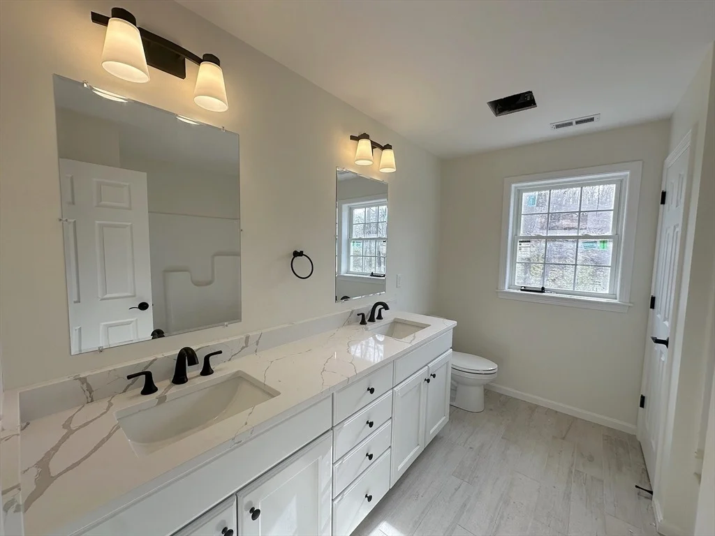 Photo of 31 Oriole Dr