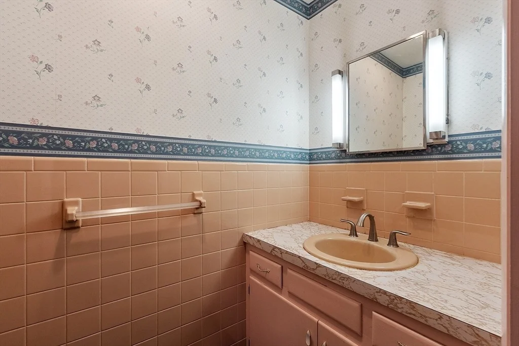 Photo of 31 Locke Ave