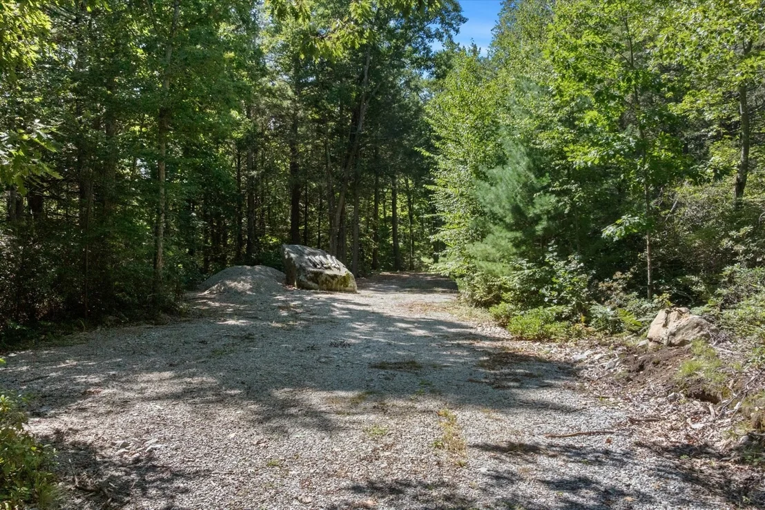 Photo of 39 Chickering Rd