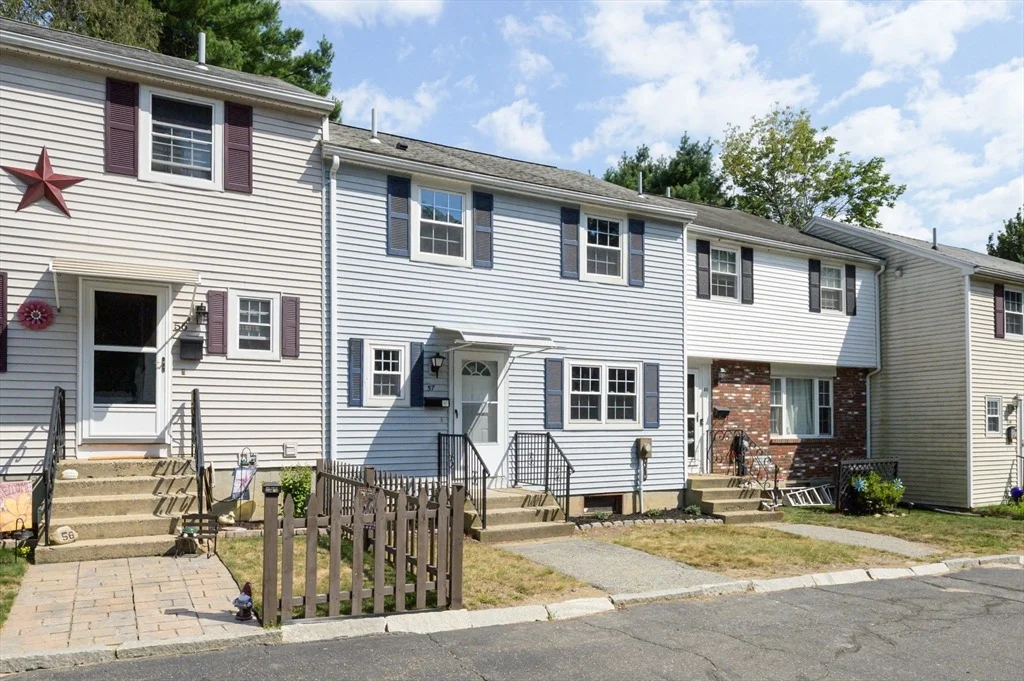 Photo of 57 Warebrook Vlg