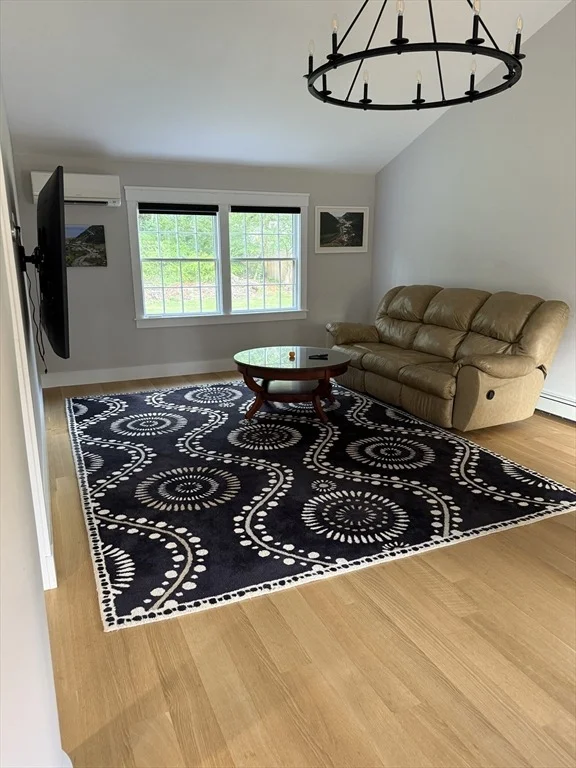 Photo of 20 Hemlock Dr