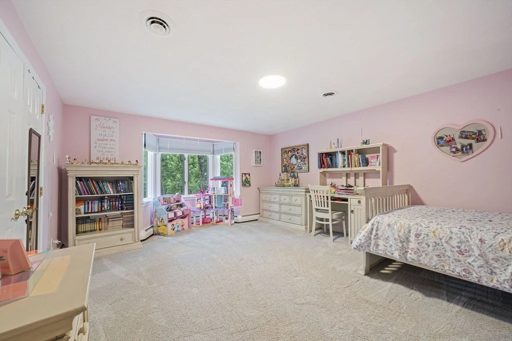 Photo of 42 Eisenhower Dr