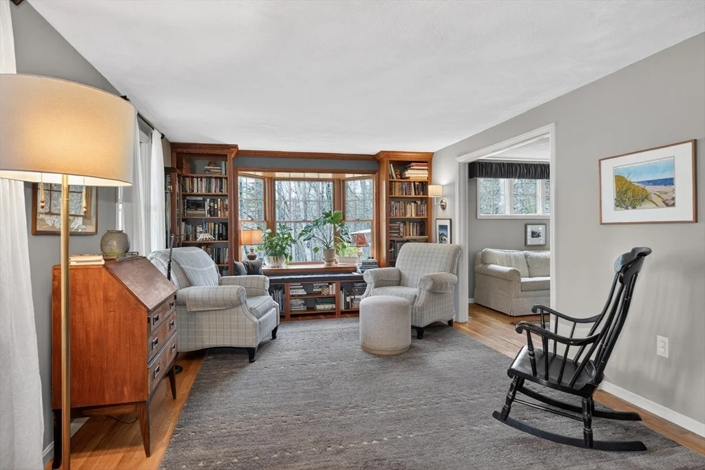 Photo of 10 Davis Rd