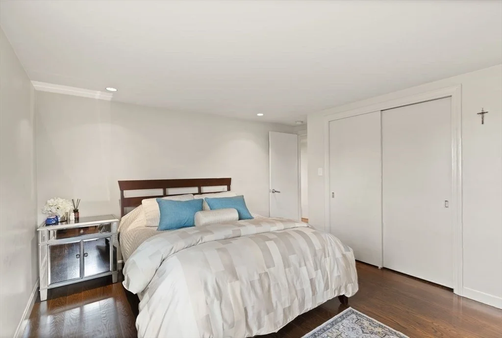 Photo of 76 Walnut St