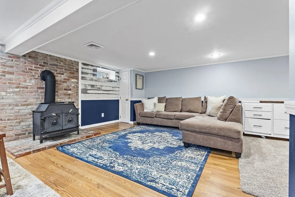 Photo of 28 Lillian Ter