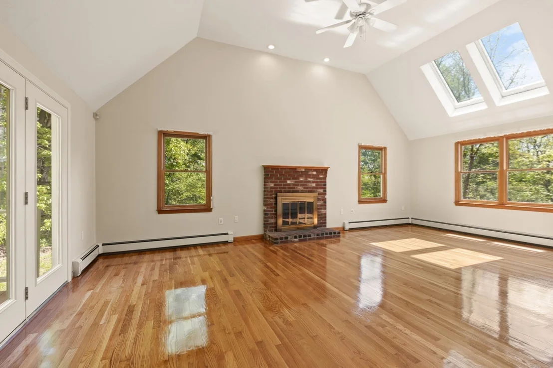 Photo of 10 Fairway Dr