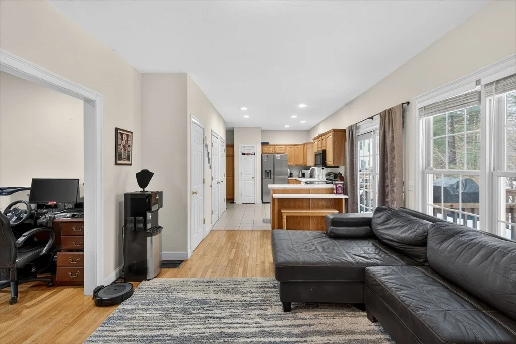 Photo of Unit 1 at 1 Knowlton Circle