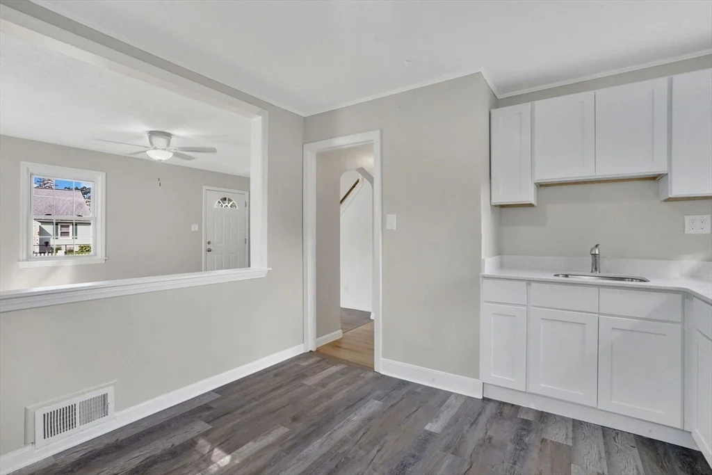 Photo of 55 Pheland St
