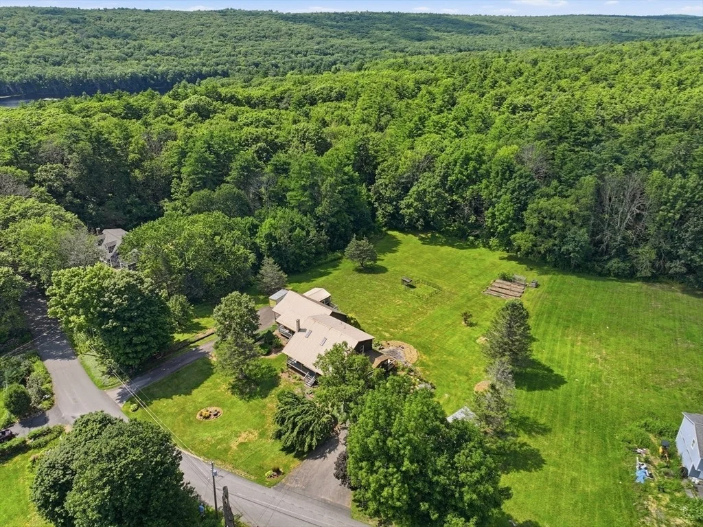 Photo of 15 Thompson Rd