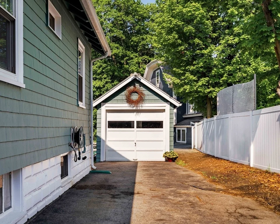 Photo of 54 Endicott Rd