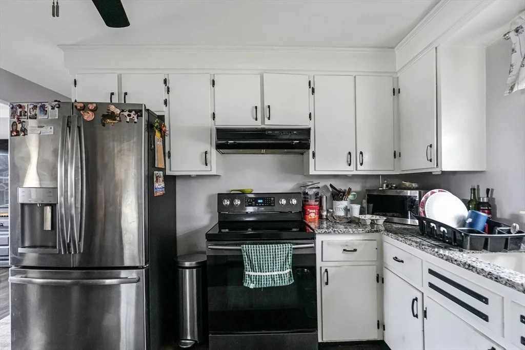 Photo of 121 Old Meadow Rd