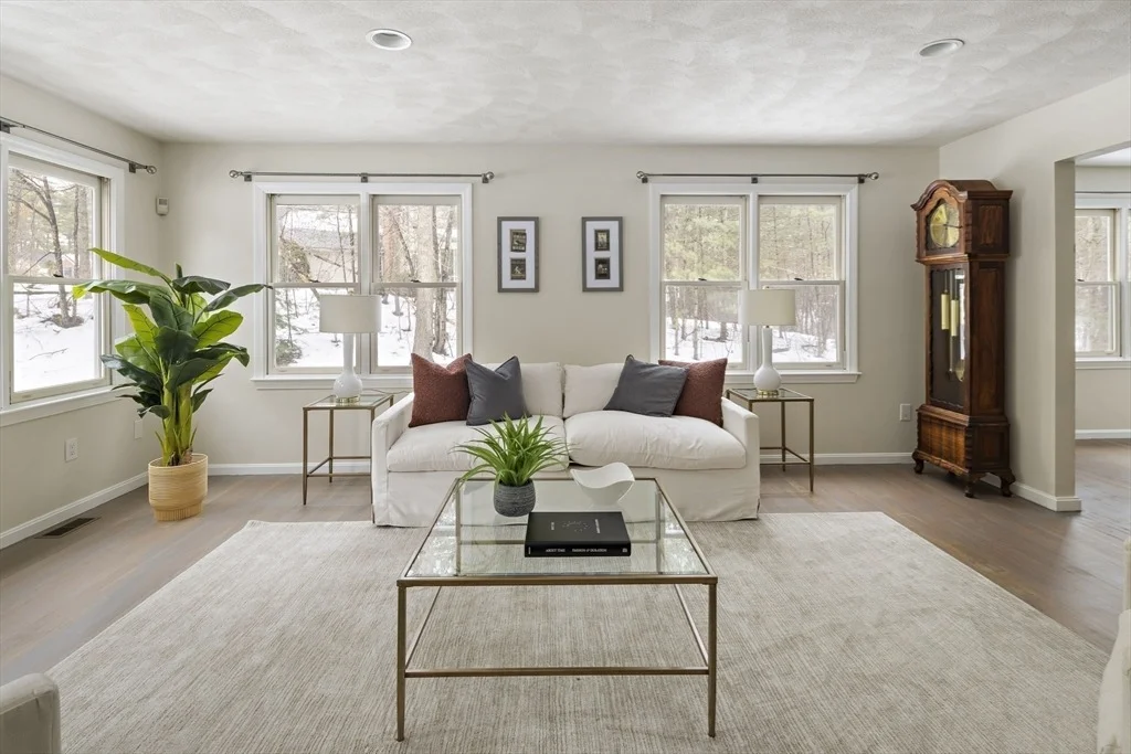 Photo of 15 Laurel Circle