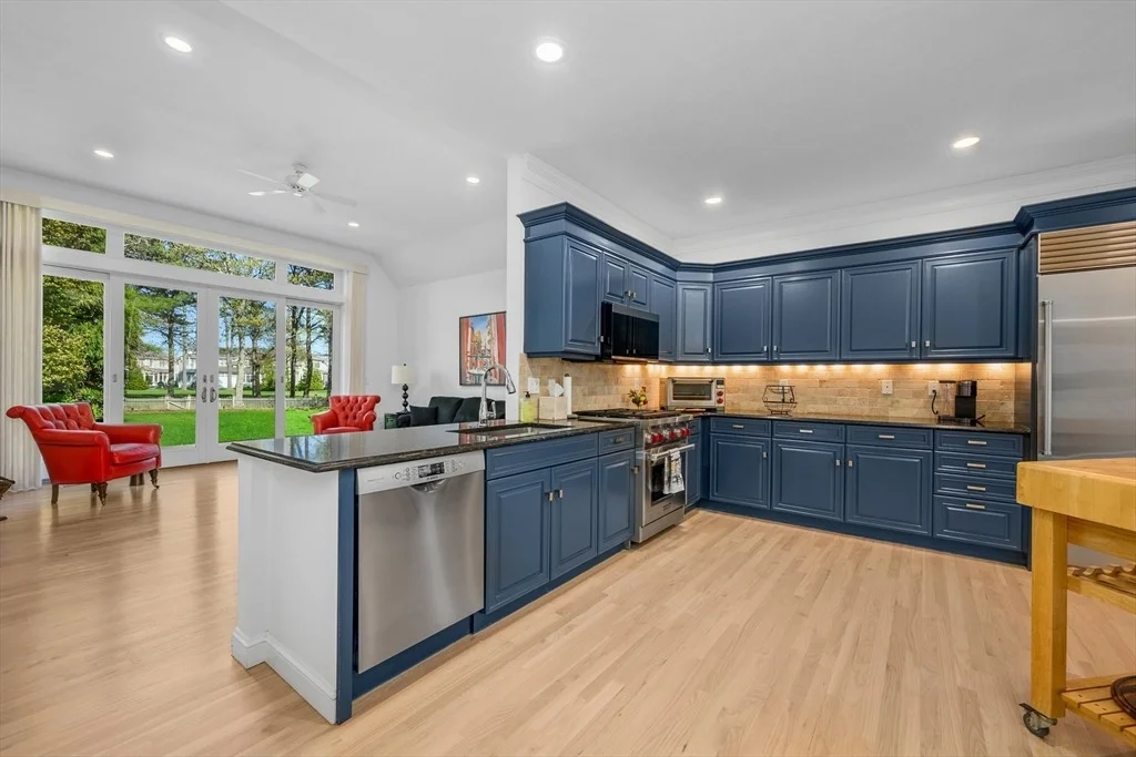 Photo of 131 Dunrobin Road