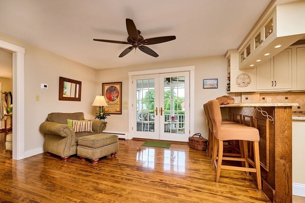 Photo of 120 Hockanum Rd