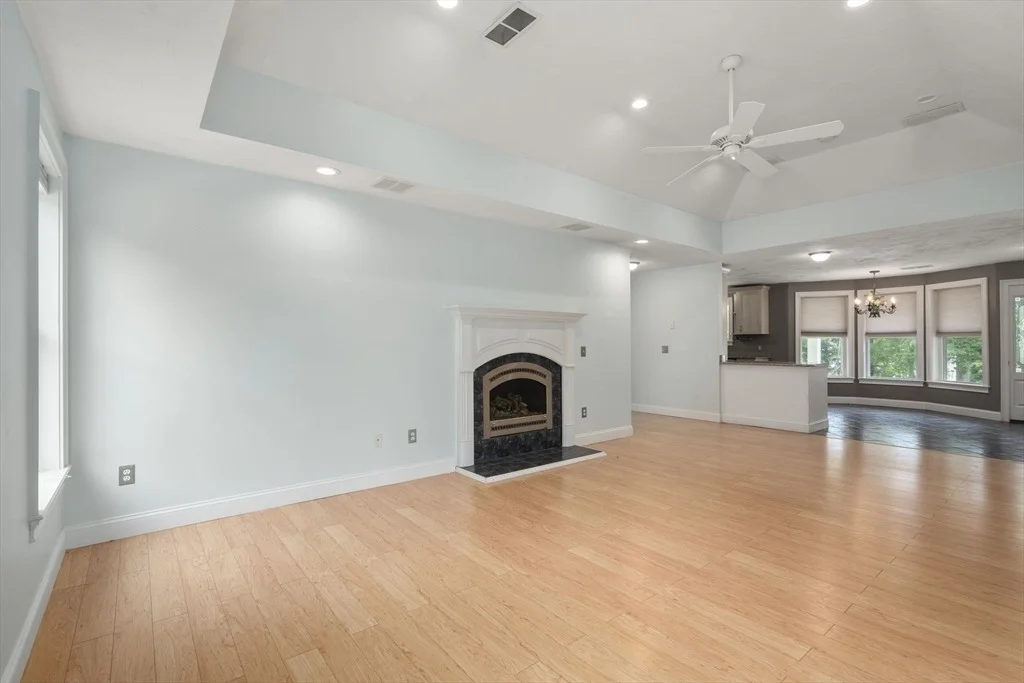 Photo of 893 Cronin Rd