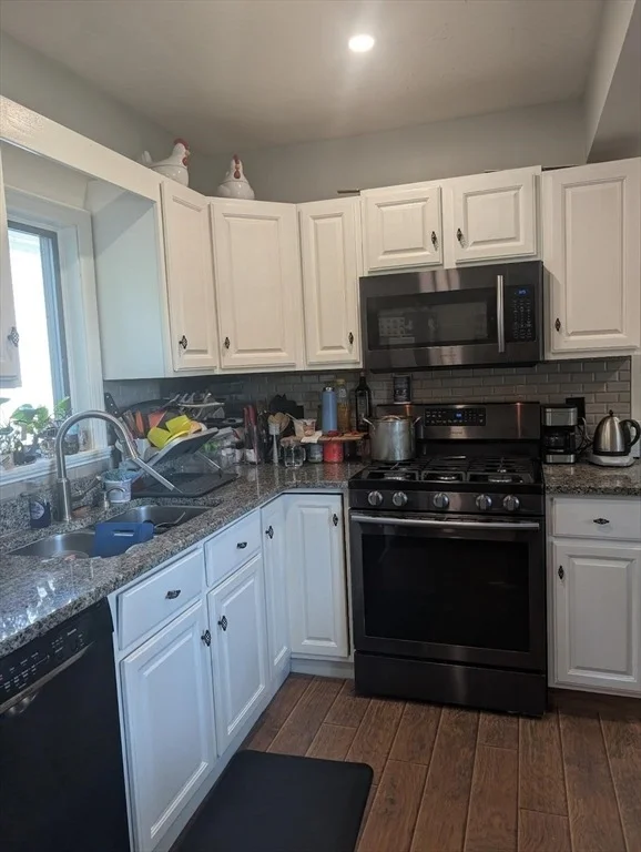 Photo of 18 Windsor Ave