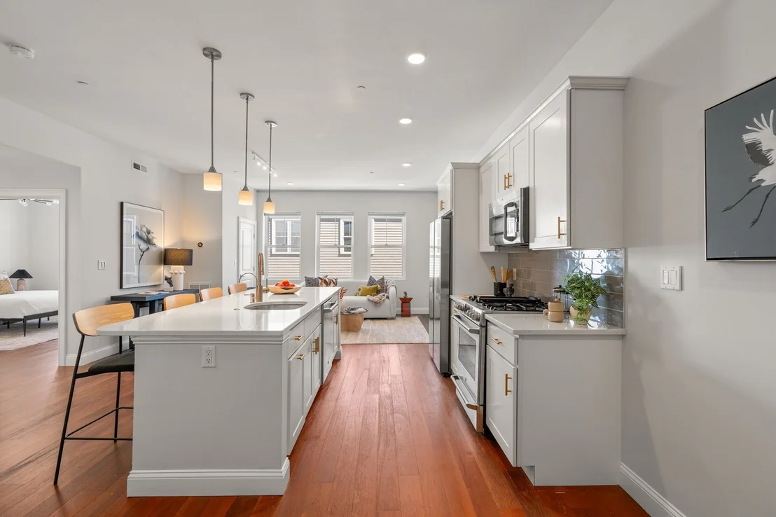 Photo of Unit 310 at 170 W Broadway