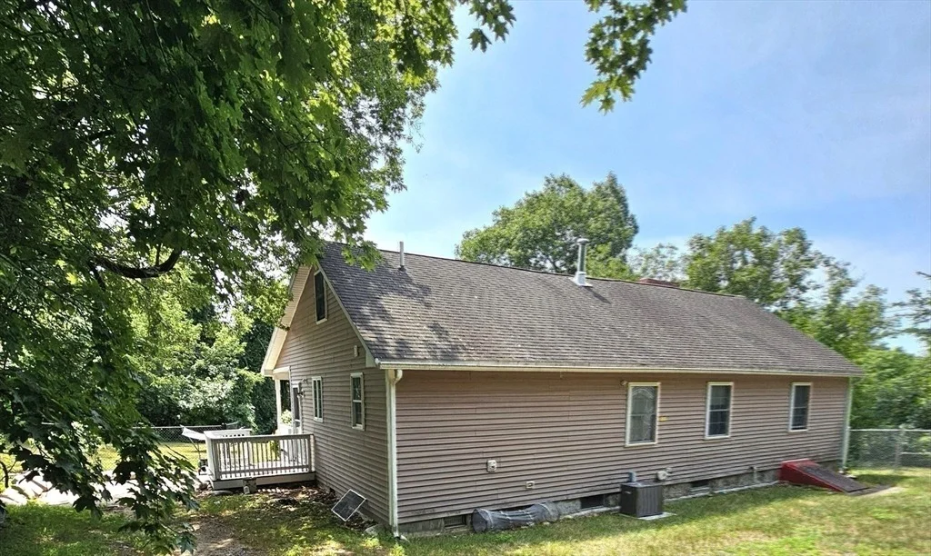 Photo of 25 Robbins Ave