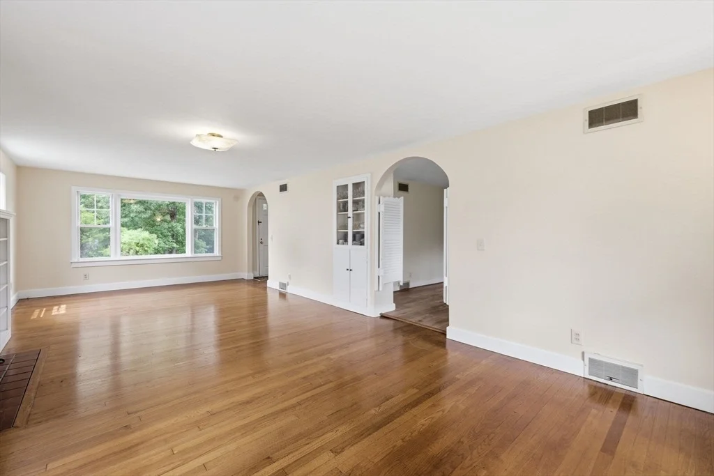 Photo of 375 Fredette Street