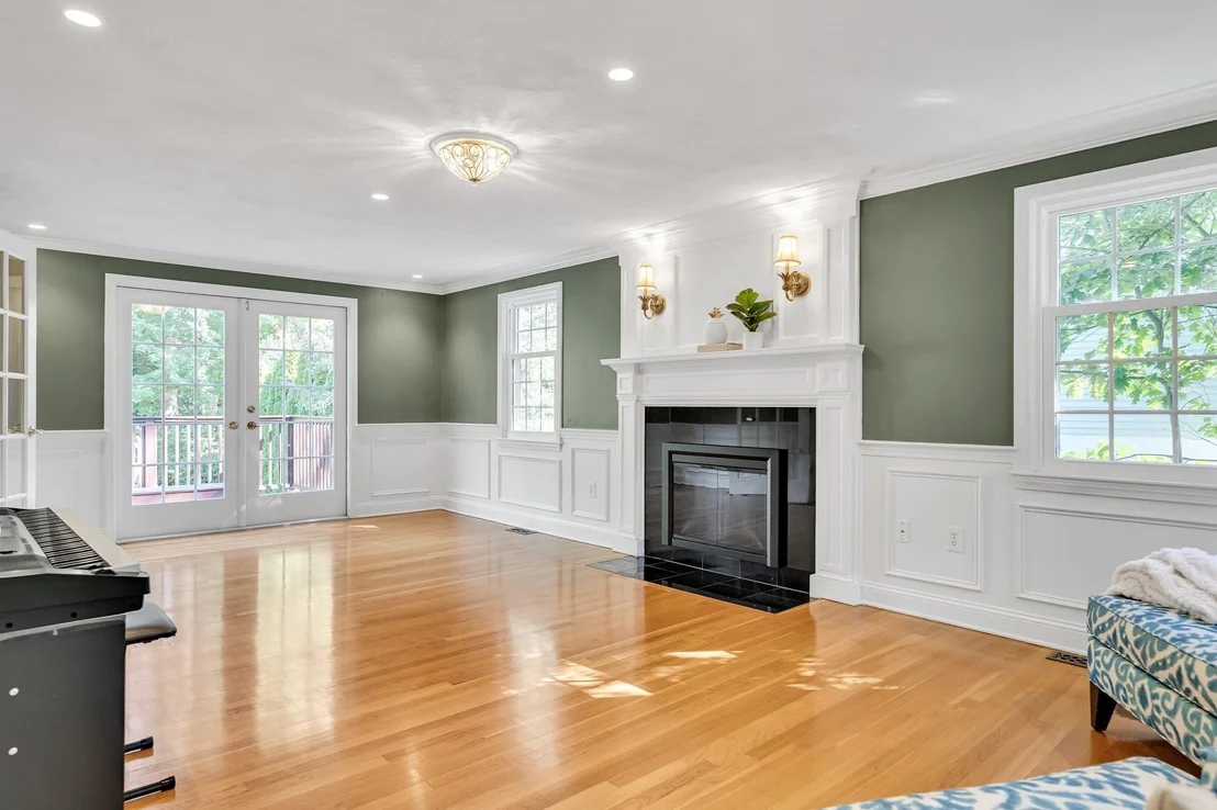 Photo of 8 Barry Dr