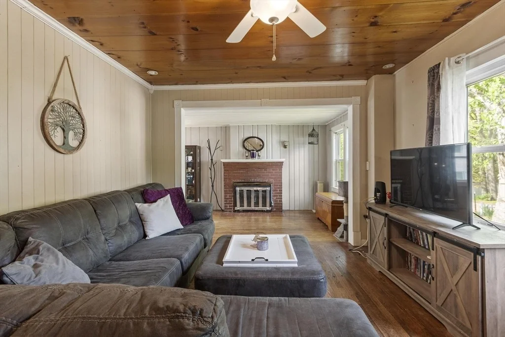 Photo of 284 Drury Ave.