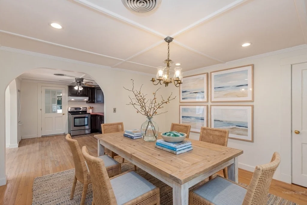 Photo of 8 Luzitania Ave