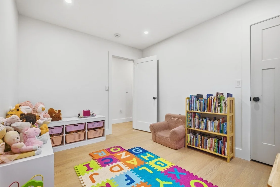 Photo of 25 Howell Road