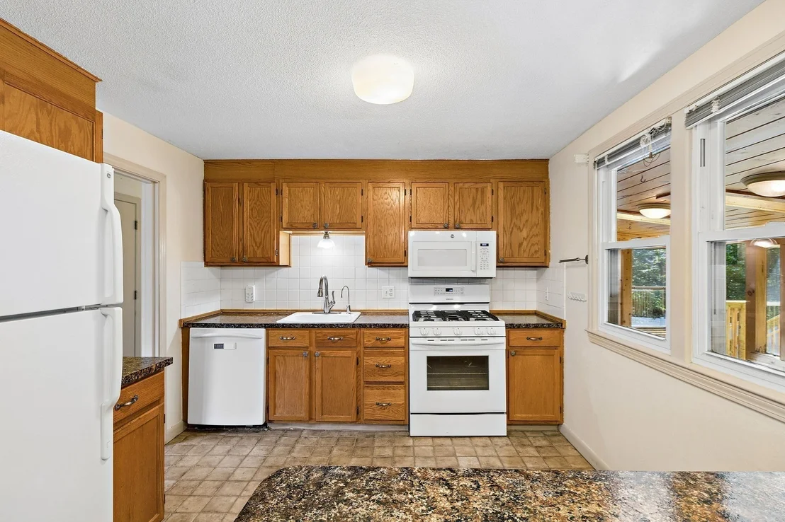 Photo of 21 Puddingstone Ln