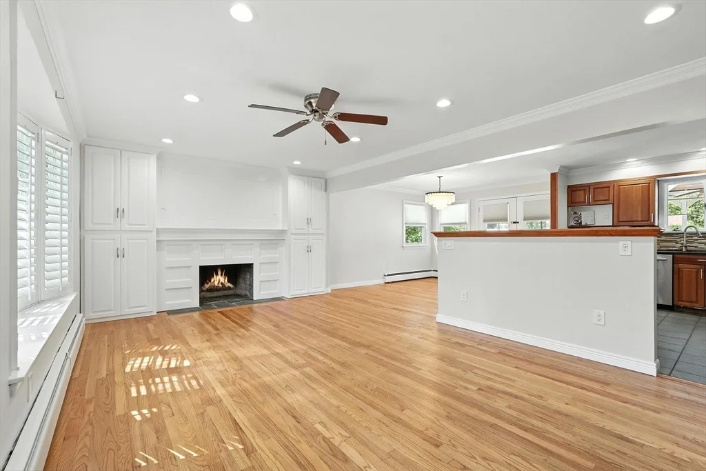 Photo of 15 Oak Bluff Cir