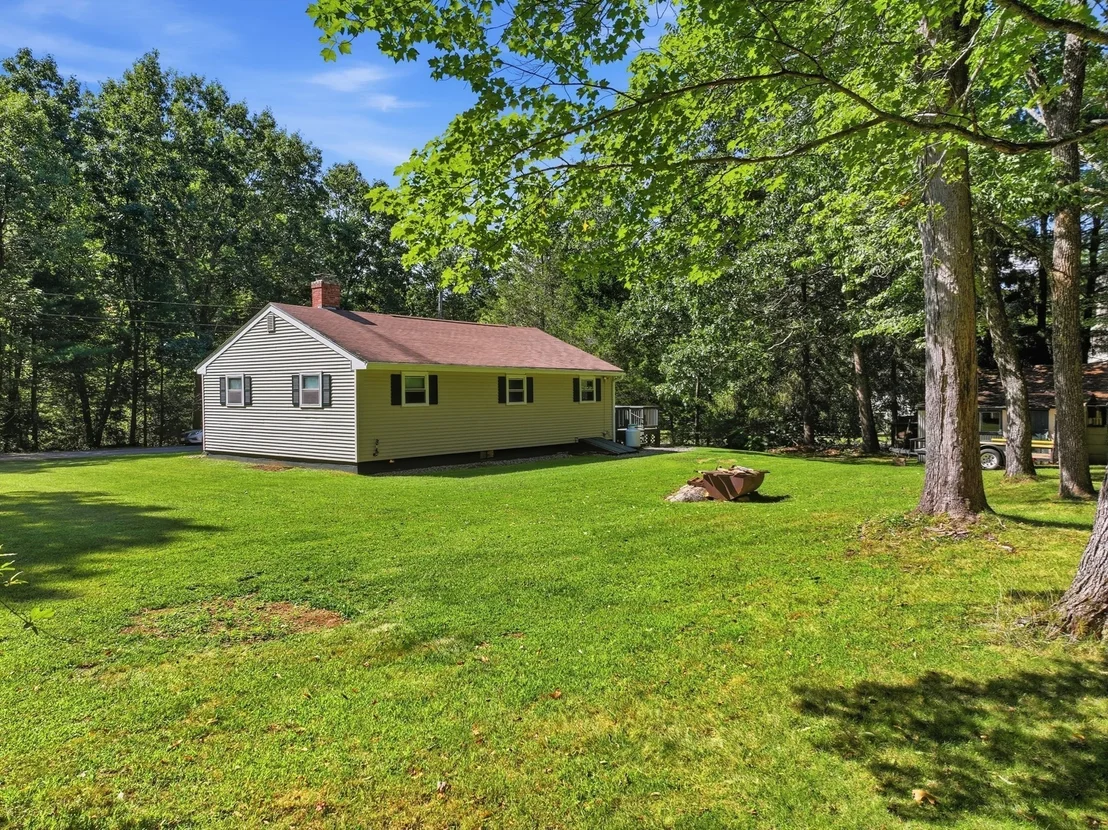 Photo of 42 Lakeview Dr