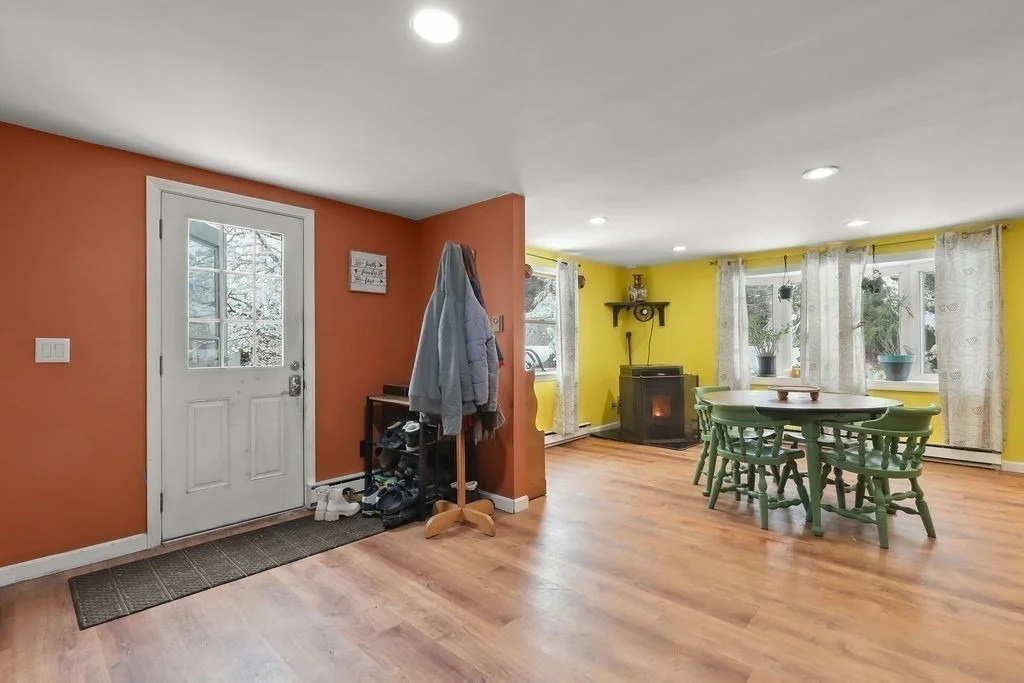 Photo of 4 White Pine Ave
