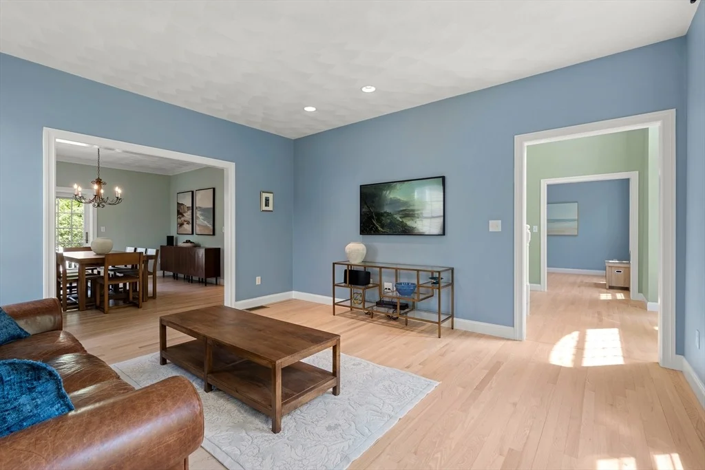 Photo of 10 Yankee Way