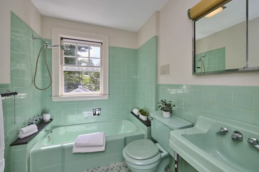 Photo of 16 Fairlee Rd