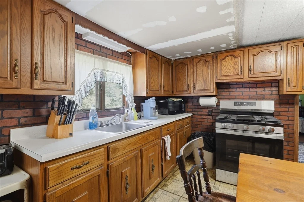 Photo of 101 Whitins Rd