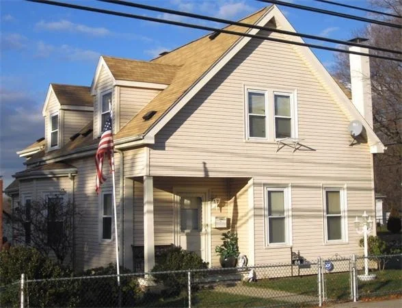 Photo of 64 Thatcher St