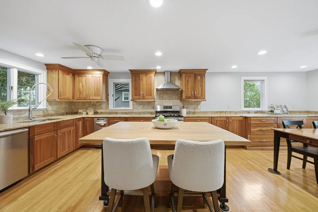 Photo of 8 Brackett Ave