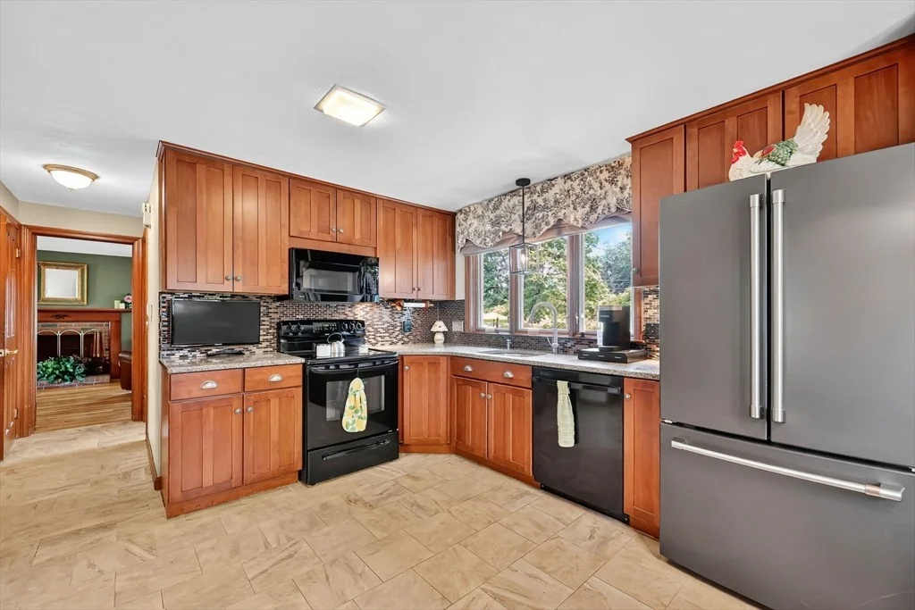 Photo of 96 Roberta Cir