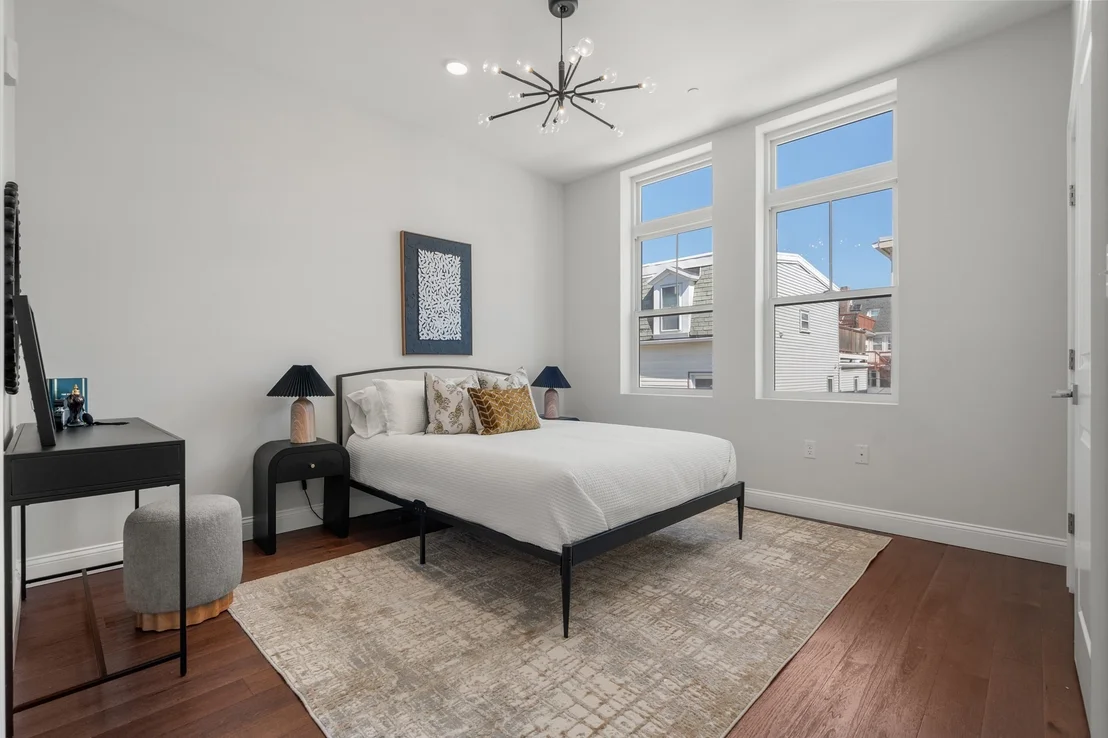 Photo of Unit 310 at 170 W Broadway